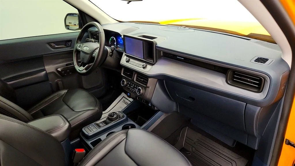 Used 2023 Cyber Orange Metallic Tricoat Ford LARIAT FWD SuperCrew w/ Black Appearance Pkg & Luxury Pkg image 24