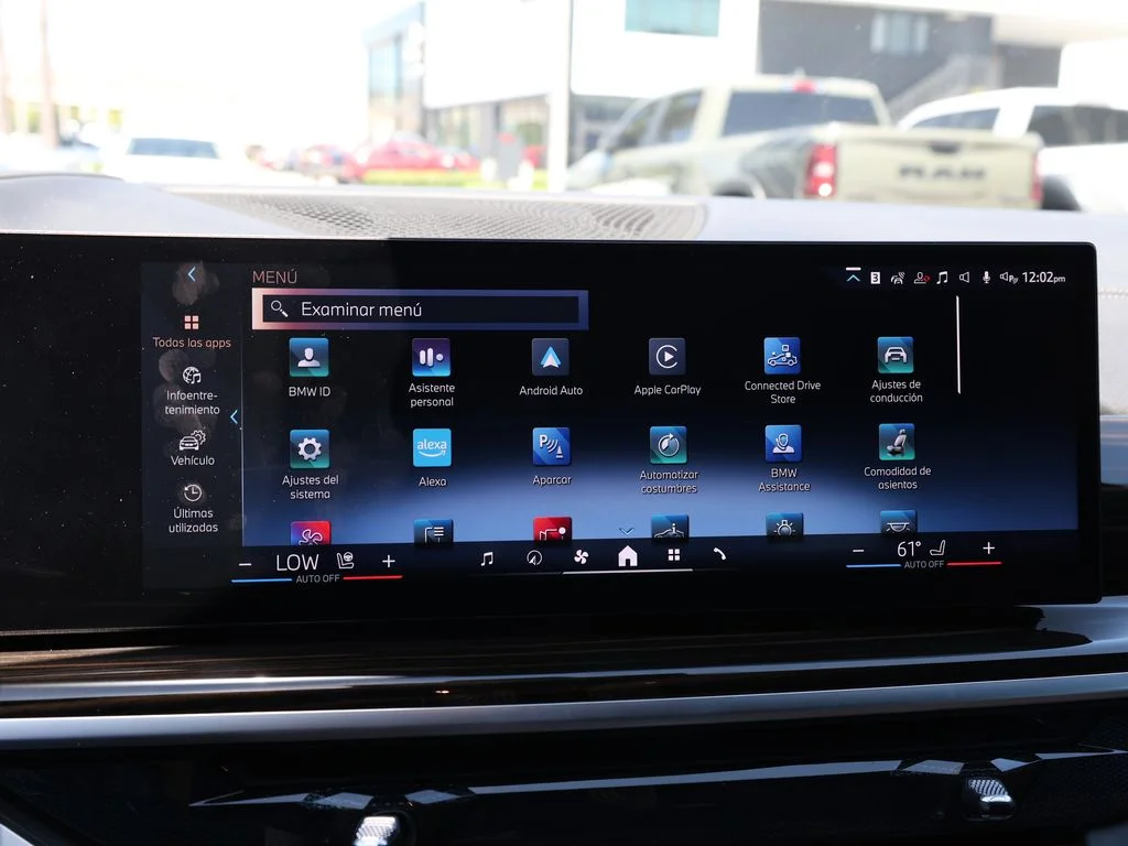 Used 2025 Gray BMW xDrive40i image 34