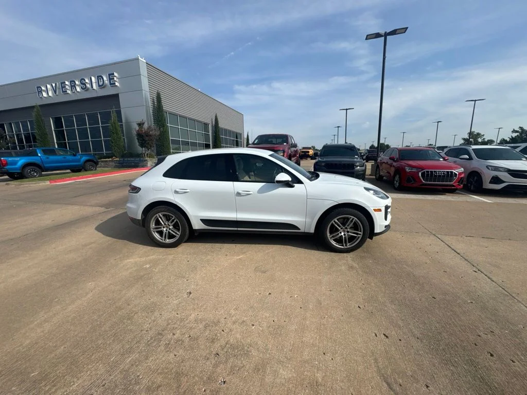 Used 2020 White Porsche Base image 8