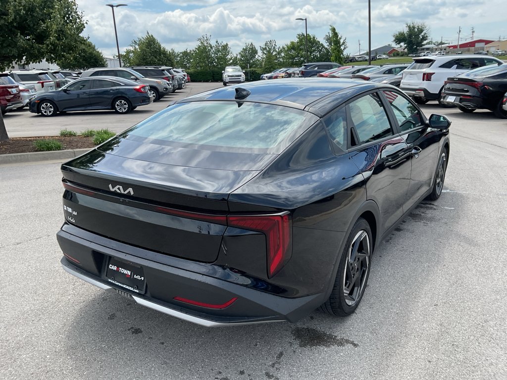 Used 2025 Aurora Black Pearl Kia EX image 9