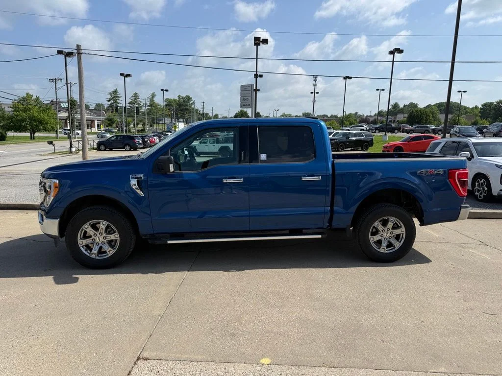 Used 2023 Blue Ford XLT image 10