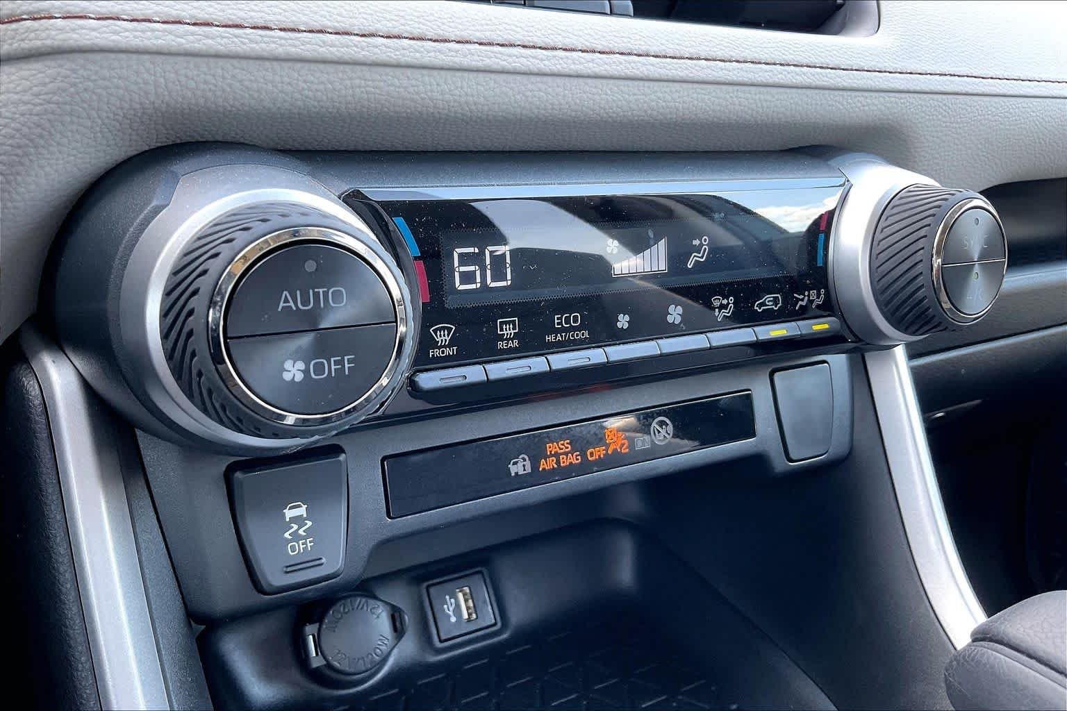 2023 Toyota RAV4 XLE - Photo 35