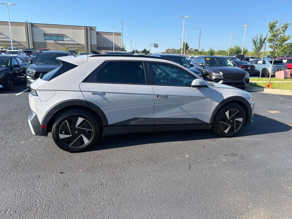 Used 2025 Gray Hyundai SEL image 8