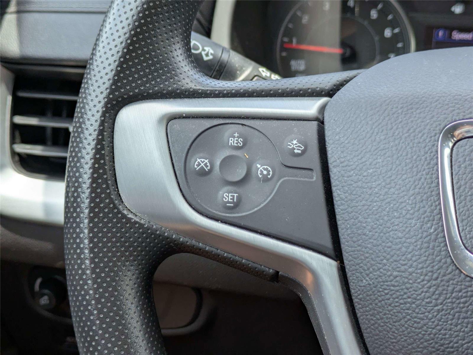 Used 2024 Sterling Metallic GMC SLE image 28