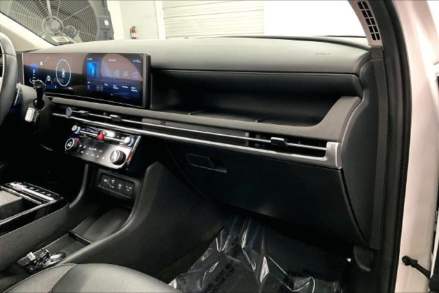 Used 2025 Serenity White Pearl Hyundai SEL Convenience image 19