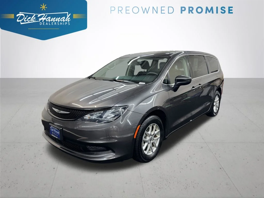 2023 Chrysler Voyager LX's photo