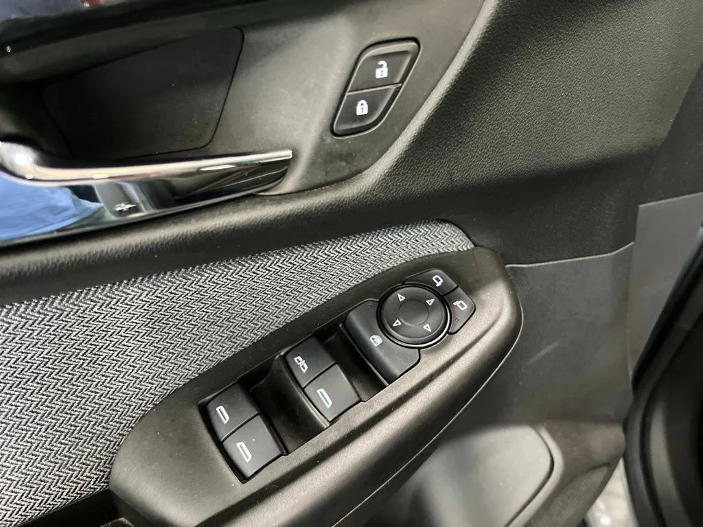 Used 2025 Gray Chevrolet LS image 4