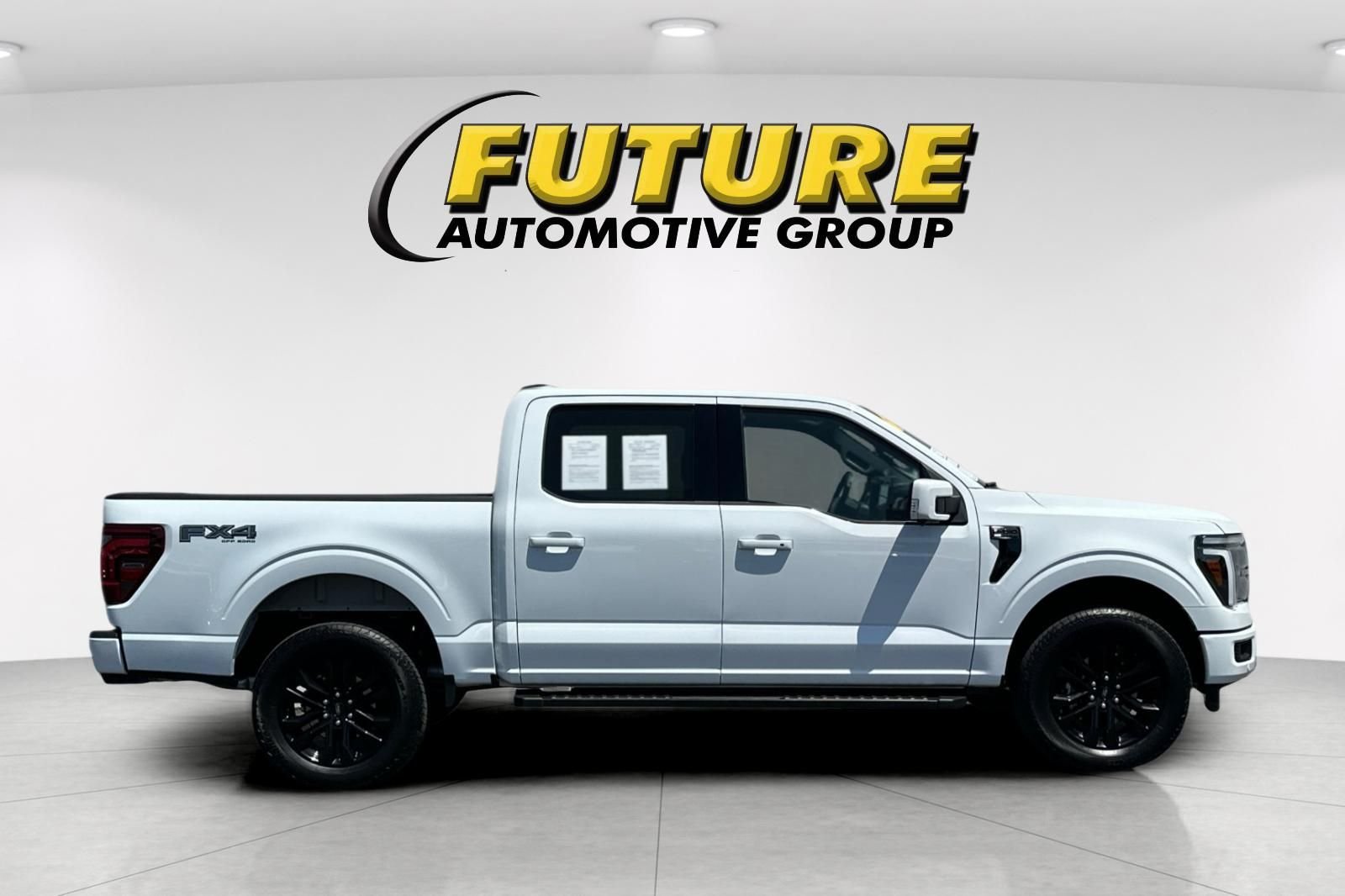 Used 2025 White Ford Lariat image 2