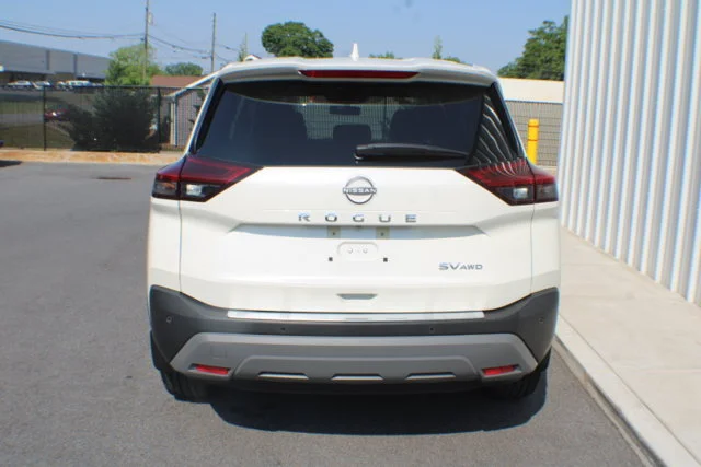 Used 2023 Pearl White Tricoat Nissan SV image 15