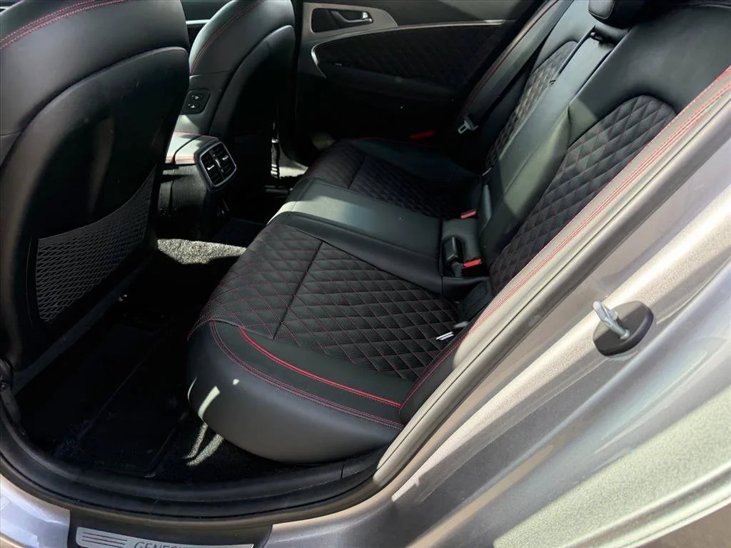 Used 2021 Silver Genesis 3.3T image 10