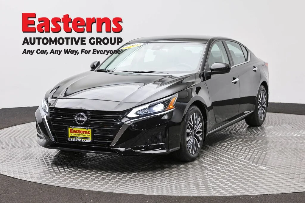Used 2023 Black Nissan 2.5 SV image 1
