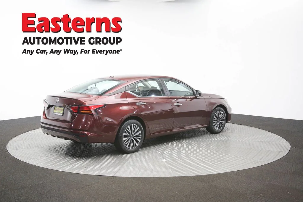 Used 2025 Red Nissan 2.5 SV image 37