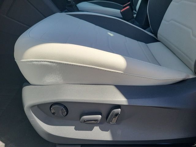 New 2026 White Volkswagen 1.5T SE image 12