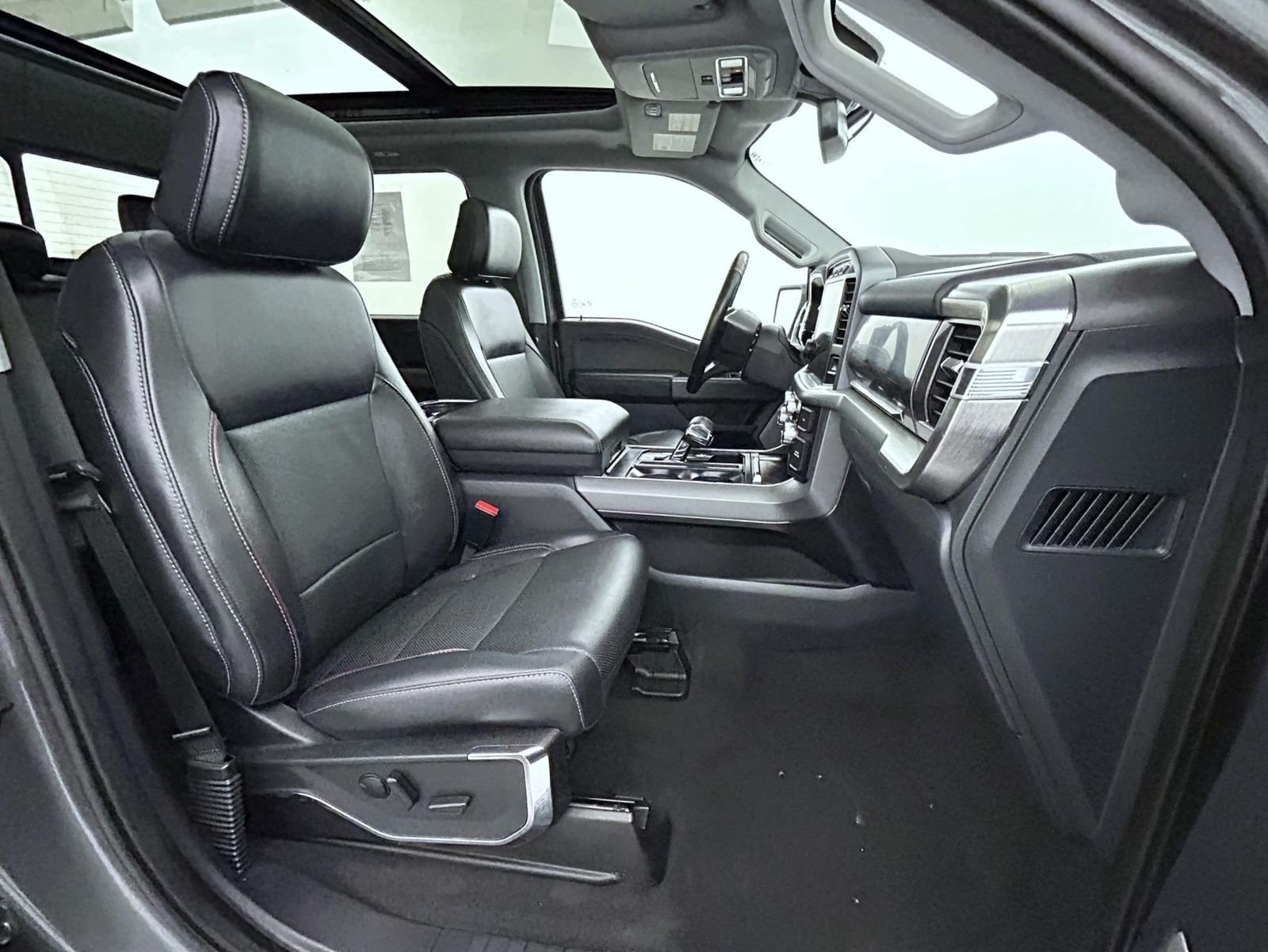 Used 2023 Gray Ford Lariat image 15