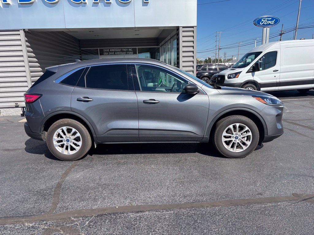 Used 2022 Gray Metallic Ford SE image 4