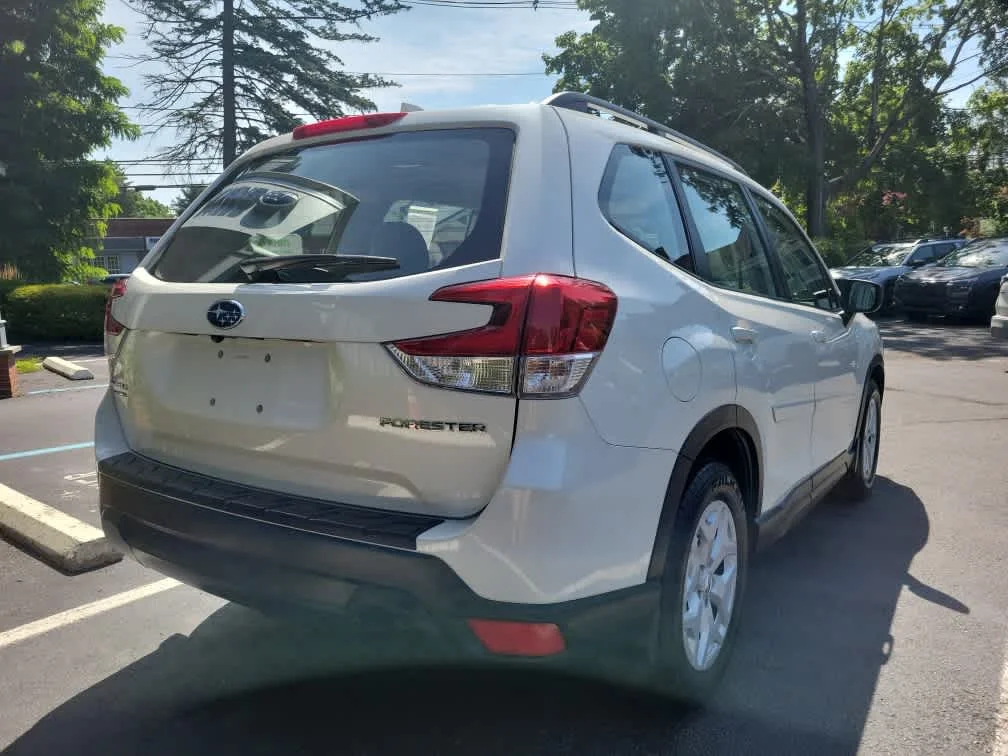 Used 2021 Crystal White Pearl Subaru  image 3