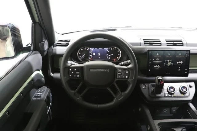 Used 2023 Grasmere Green Land Rover 75th Edition image 11