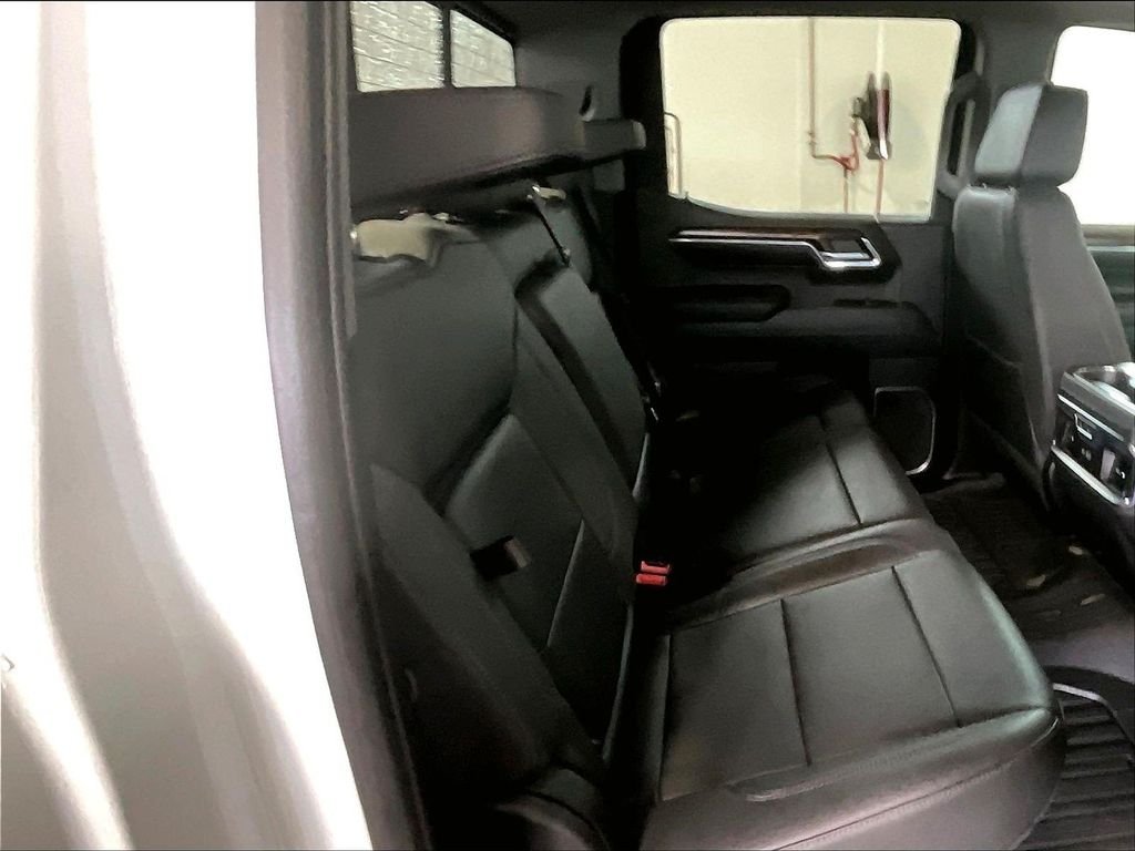 Used 2023 White GMC SLT image 16