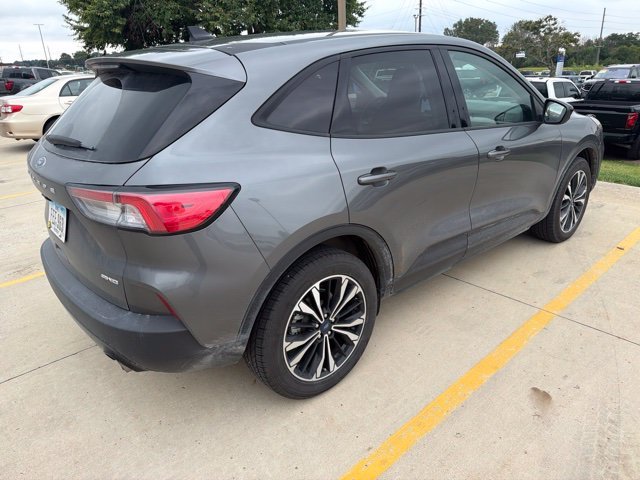 Used 2022 Gray Ford SE image 3