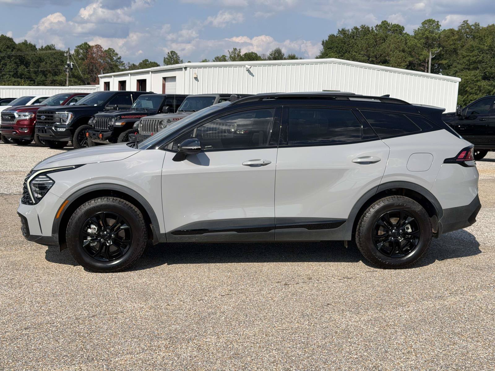 Used 2025 Wolf Gray/Ebony Black Roof Kia X-Pro image 3