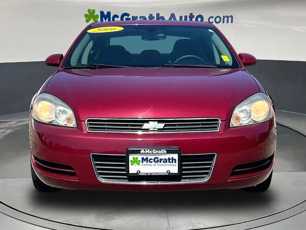 Used 2006 Red Chevrolet LT image 2