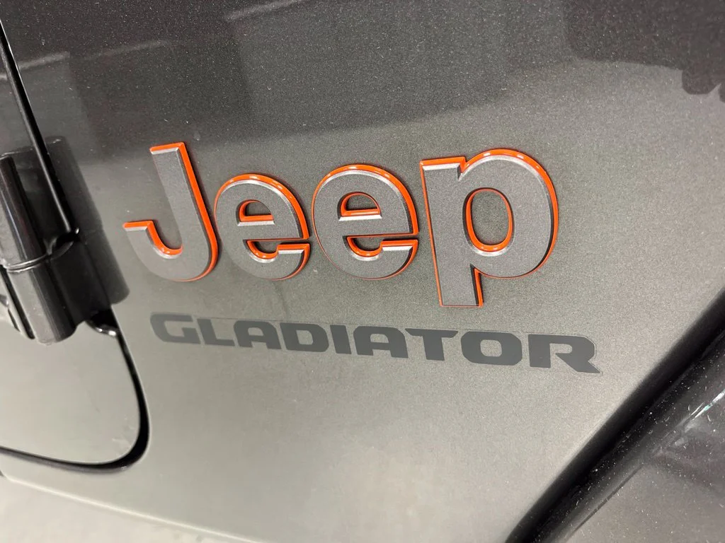 Used 2021 Crystal Metallic Jeep Mojave image 35