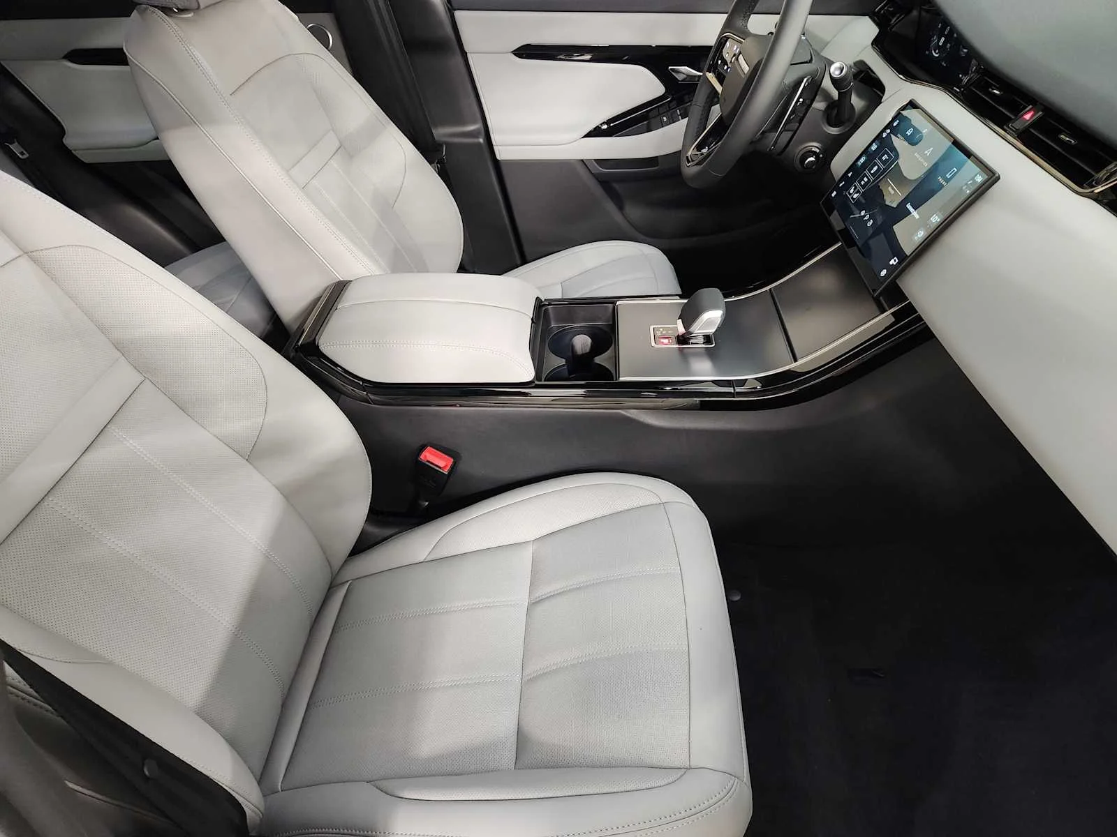 New 2026 Eiger Grey Metallic Land Rover Core S - AWD image 4