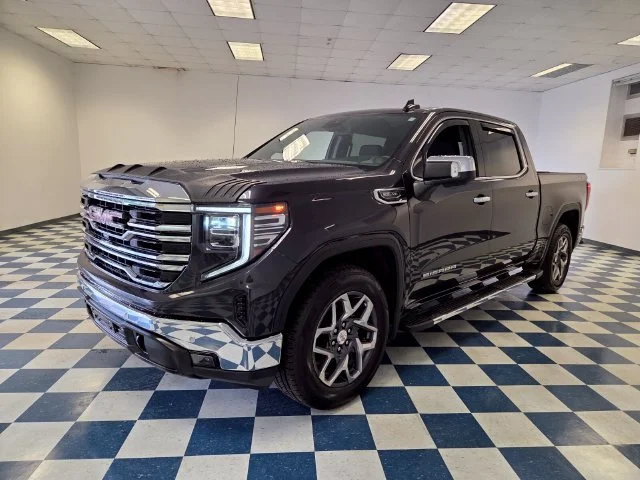 Used 2023 TITANIUM RUSH METALLIC GMC SLT image 3