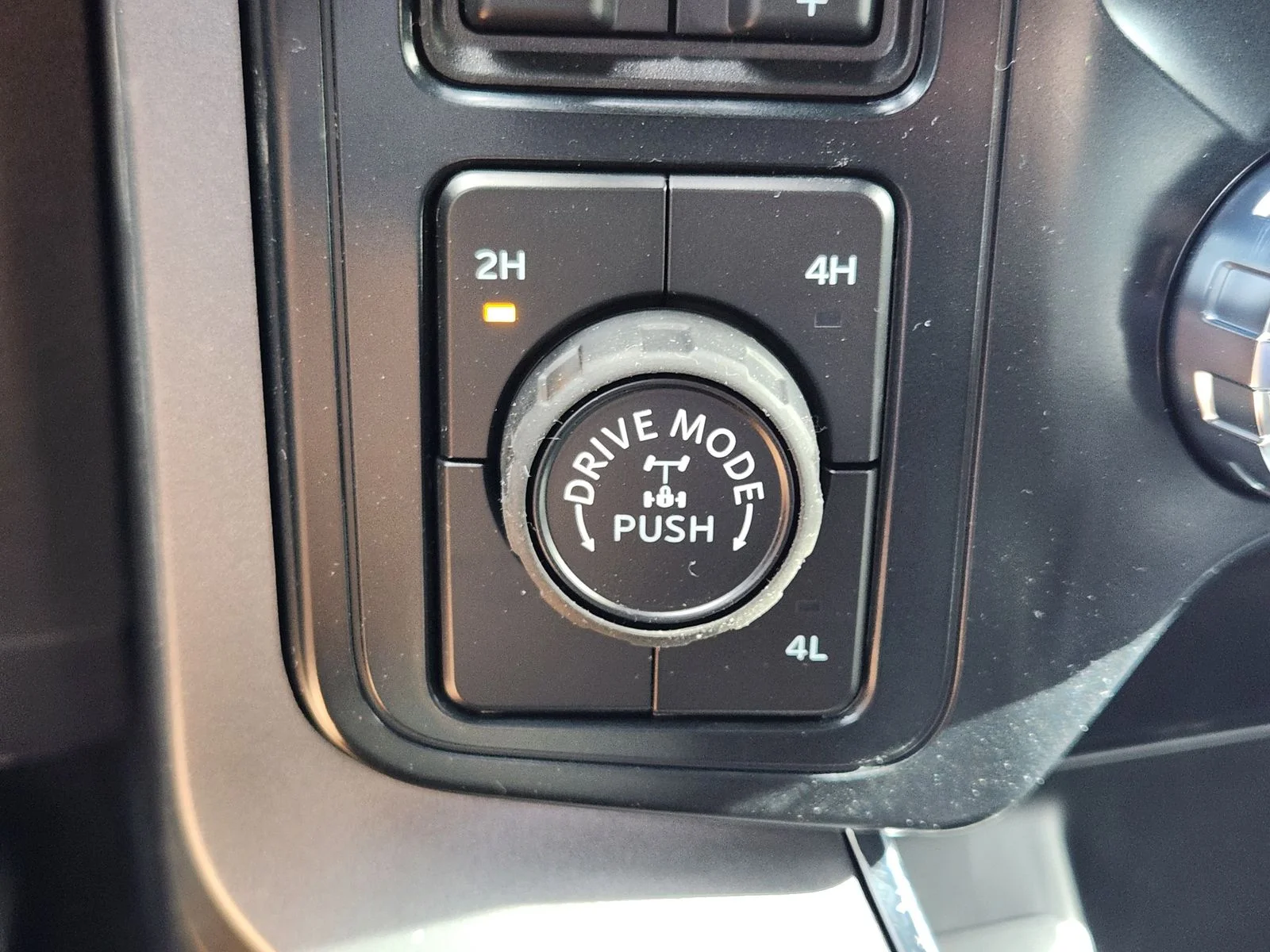 New 2026 Oxford White Ford XLT image 16