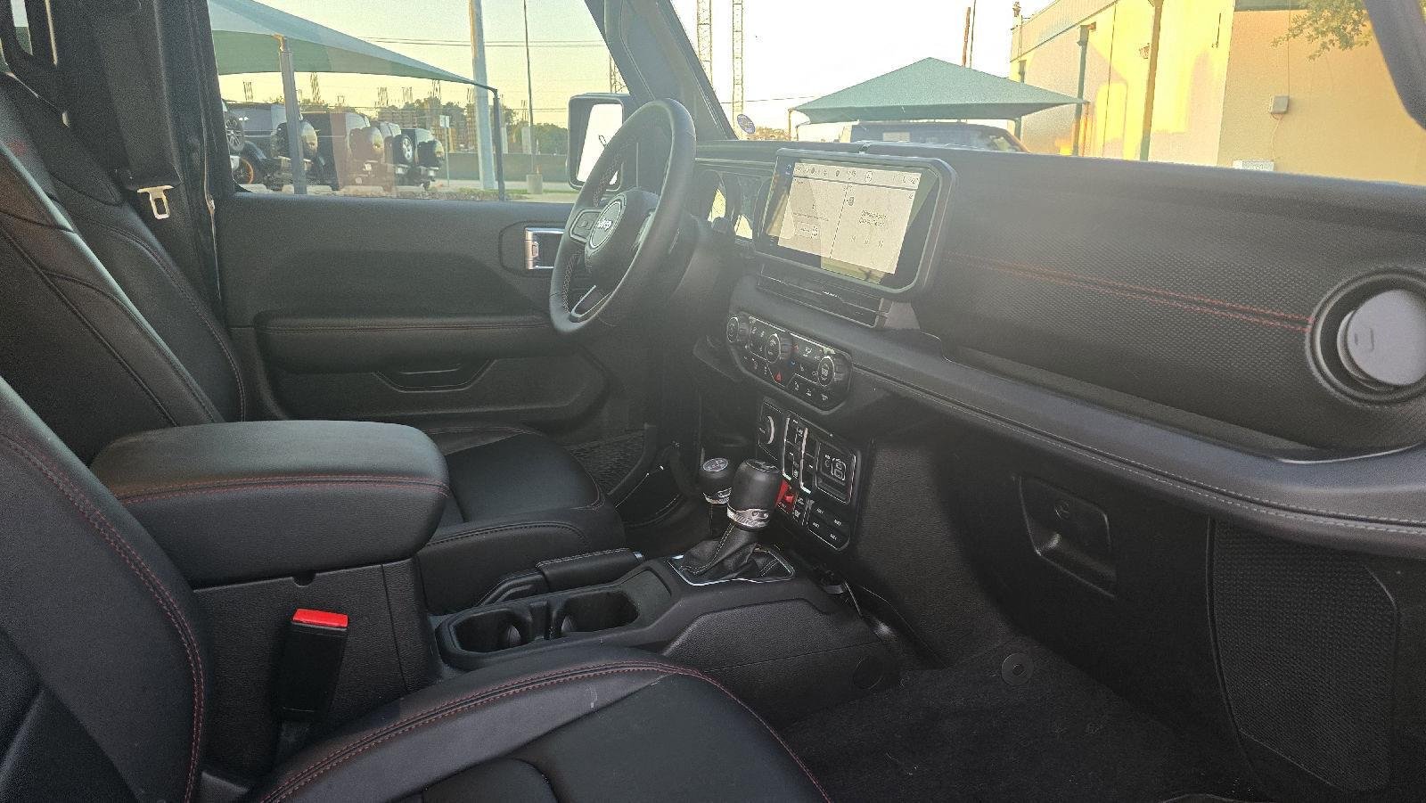 Used 2025 Fathom Blue Pearl Jeep Rubicon image 11
