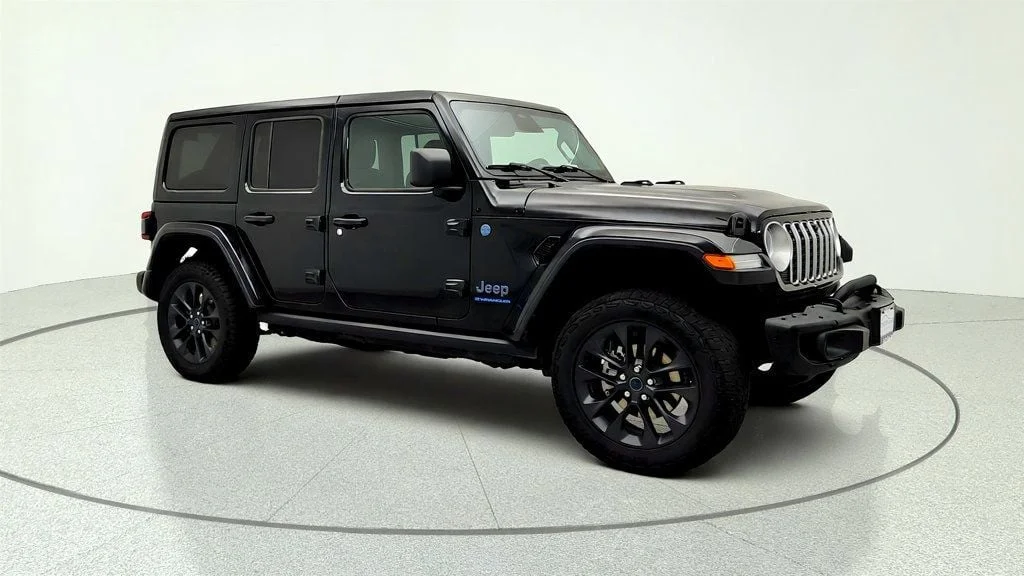 Used 2025 Black Clearcoat Jeep Backcountry 4x4 w/ Technology Group & Trailer Tow Group image 3