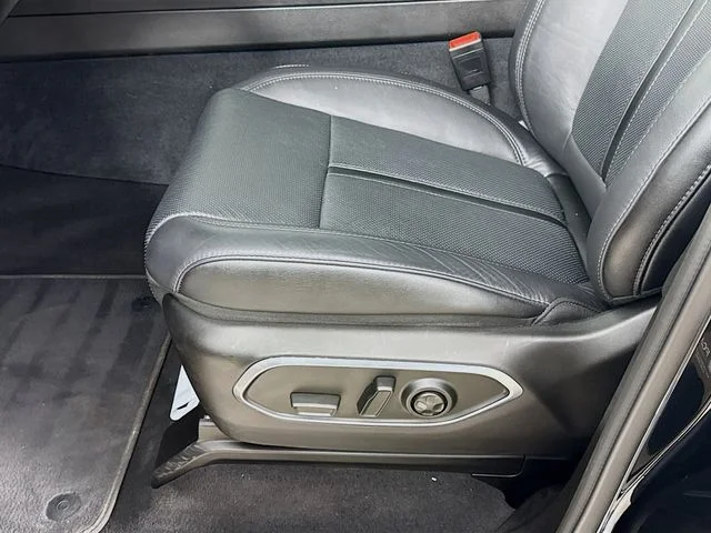 Used 2024 Black Jeep Series II image 20