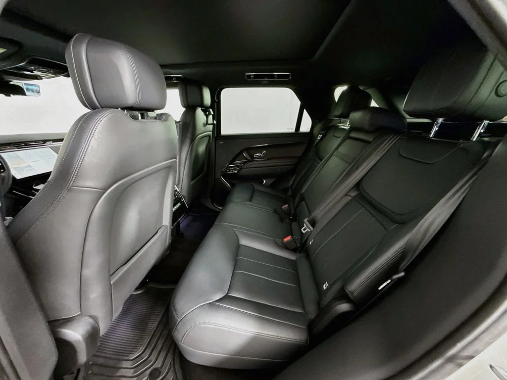 Certified Used 2023 Fuji White Land Rover SE Dynamic image 19
