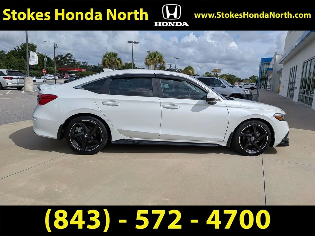 Certified Used 2024 White Honda Touring image 7