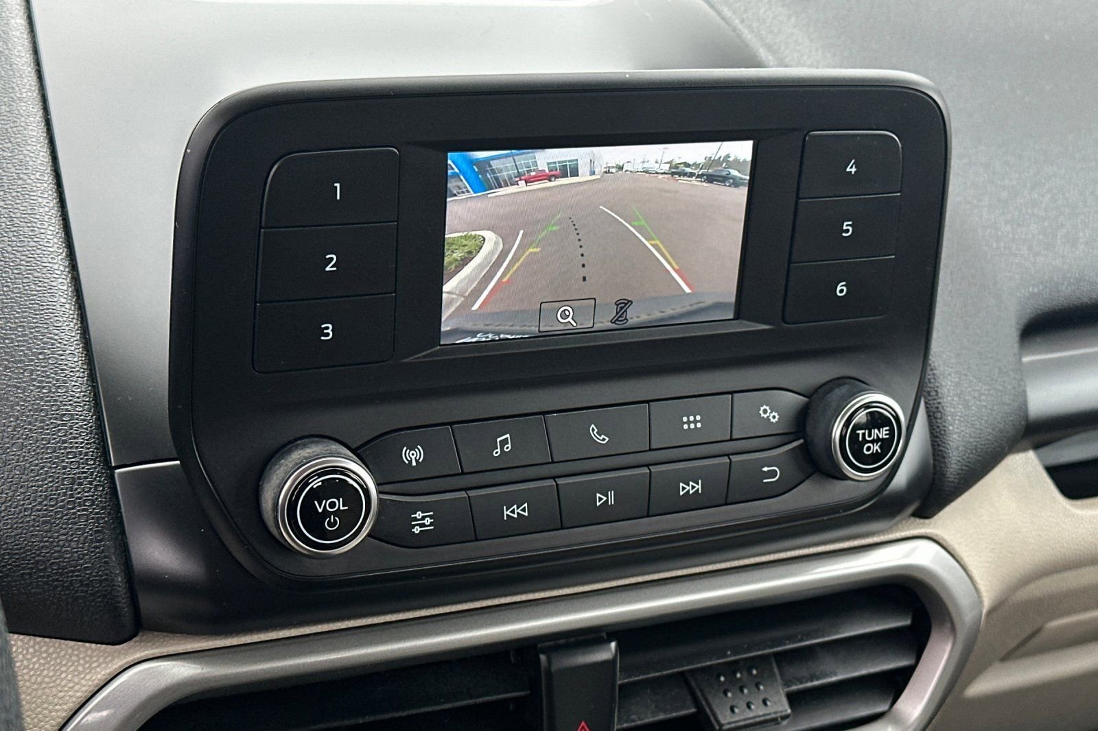 Used 2018 Gray Ford S image 25