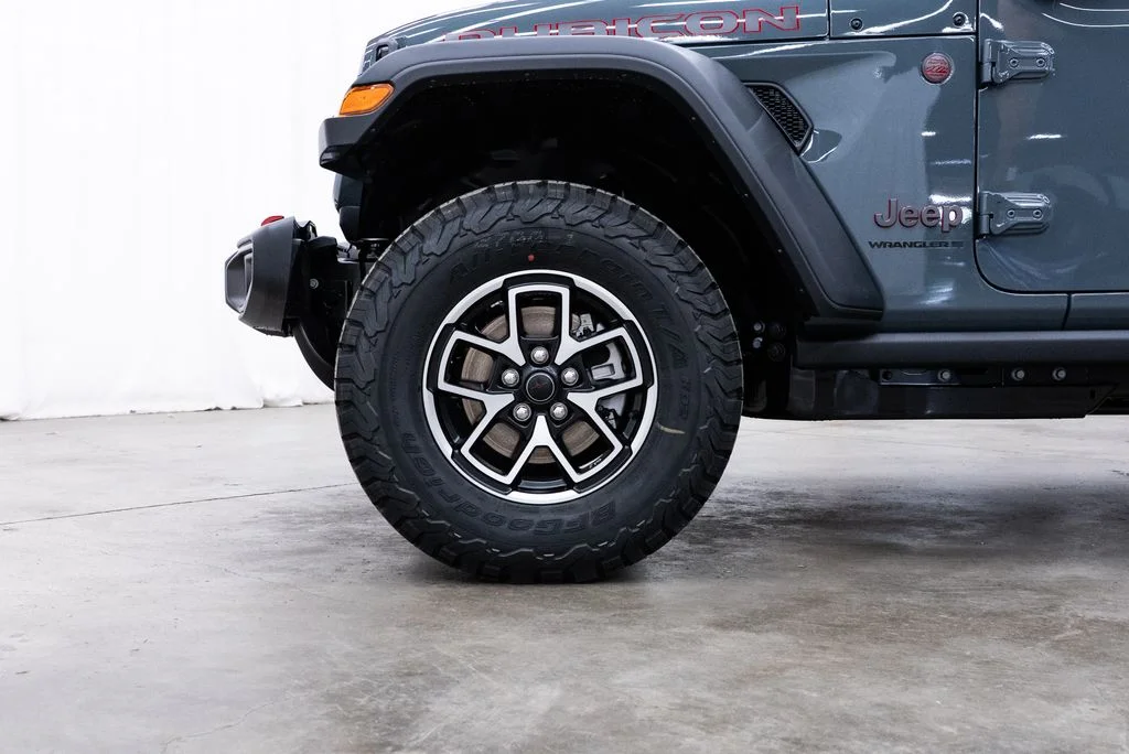 New 2026 Anvil Clear-Coat Exterior Paint Jeep Rubicon image 7