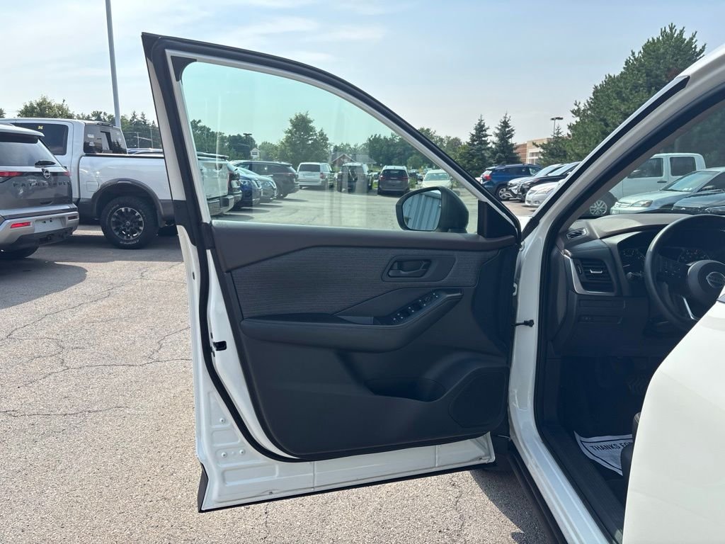 Used 2021 White Nissan S image 16