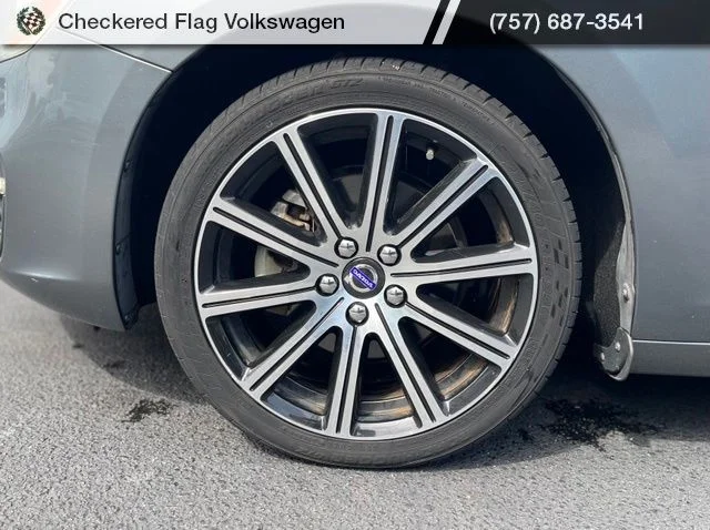 Used 2017 Bright Silver Metallic Volvo T5 image 5