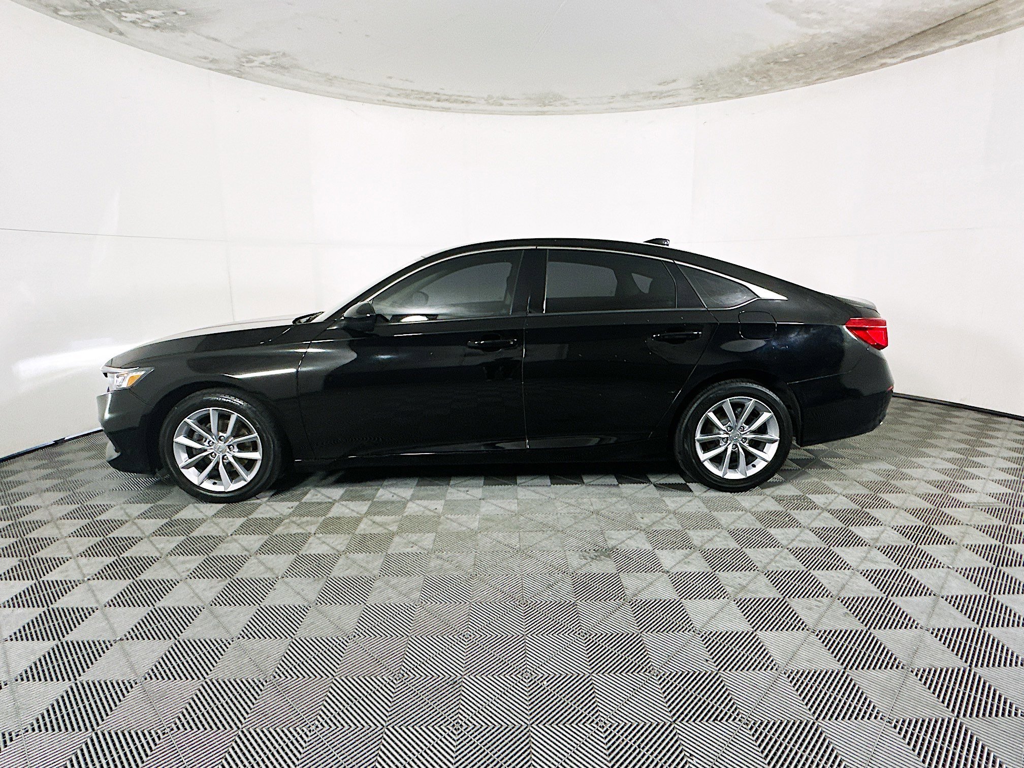 2021 Honda Accord thumbnail 8