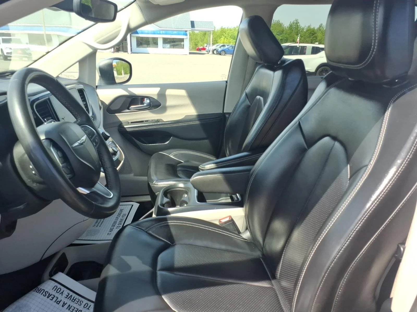 Used 2023 Gray Clearcoat Chrysler Touring L image 14