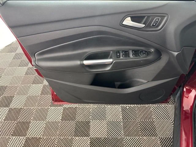 Used 2017 Red Ford SE image 22
