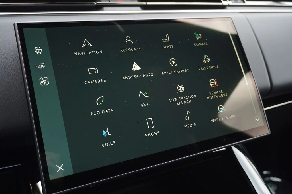 New 2026 Carpathian Grey Land Rover Dynamic SE image 22