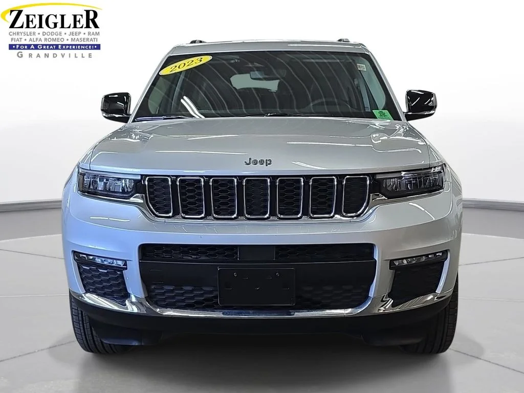 Used 2023 Silver Jeep Limited image 2