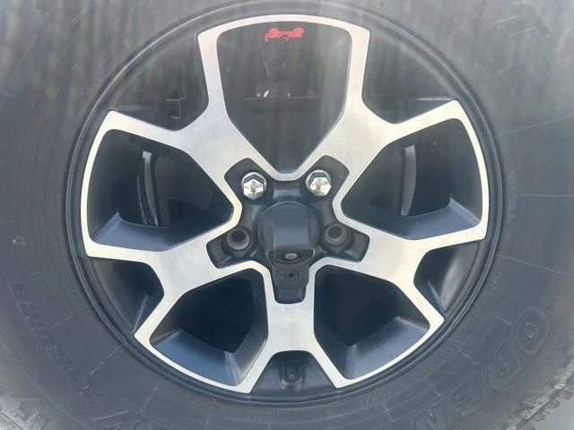 Used 2018 White Jeep Unlimited Sahara image 10