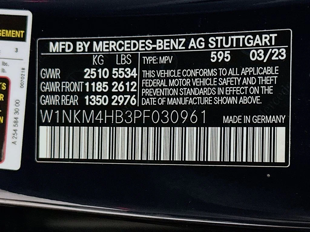 Used 2023 Blue Mercedes-Benz GLC 300 image 29