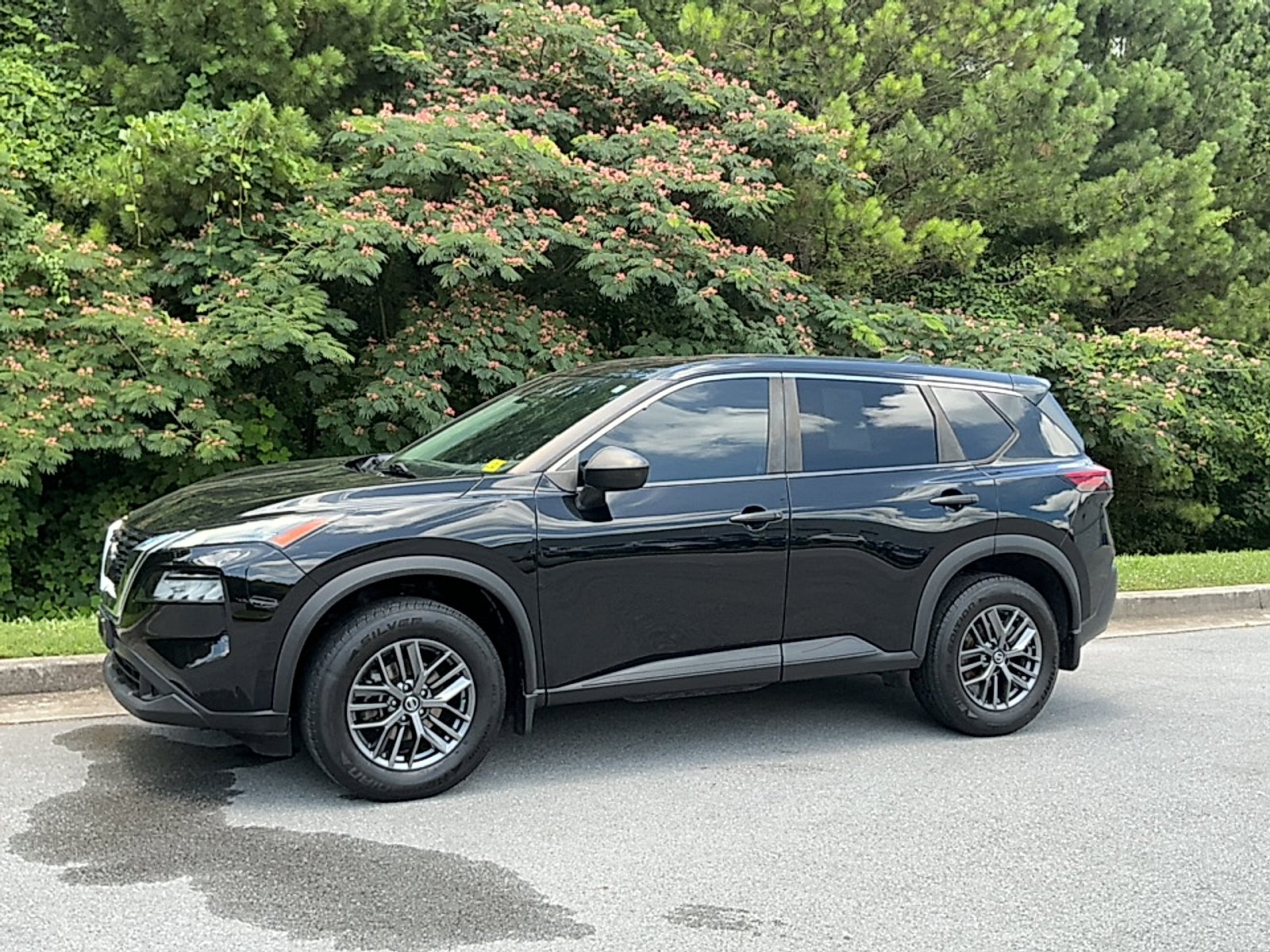 Used 2021 Super Black Nissan S Intelligent AWD image 4