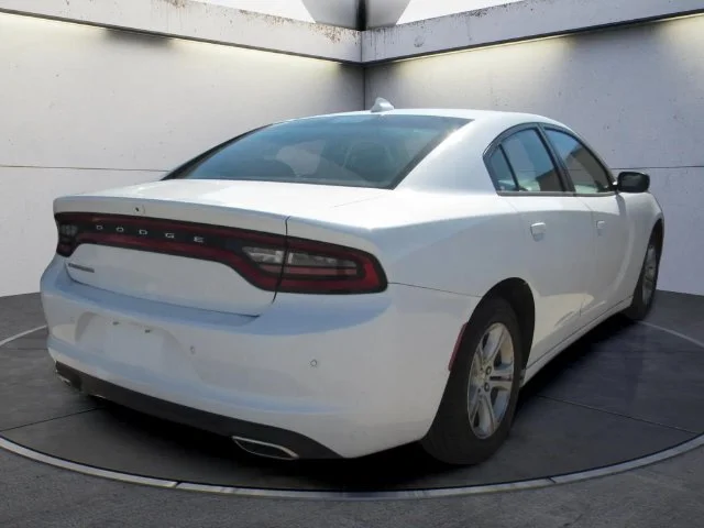 Used 2023 White Dodge SXT image 3