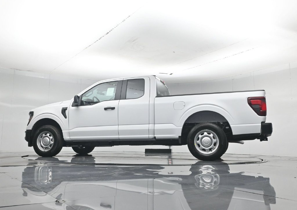 New 2026 Oxford White Ford XL image 51