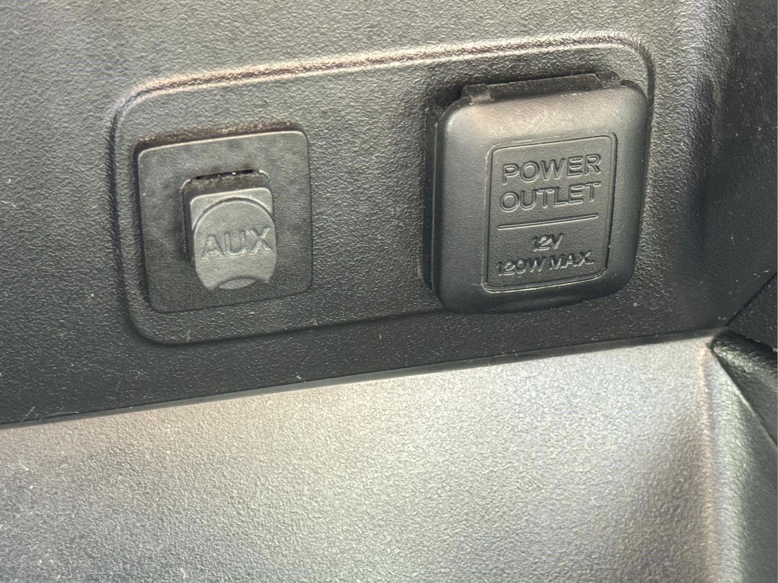 Used 2012 Alabaster Silver Metallic Honda Si image 26