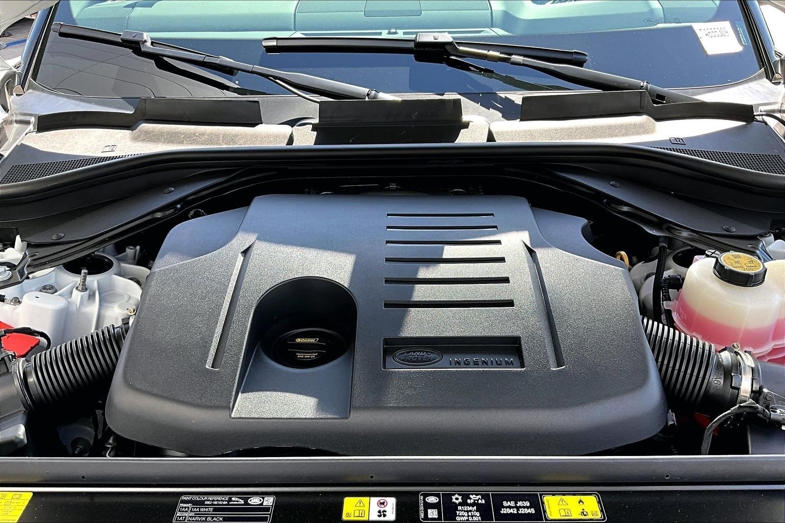 New 2026 Fuji White LAND ROVER Dynamic SE image 11